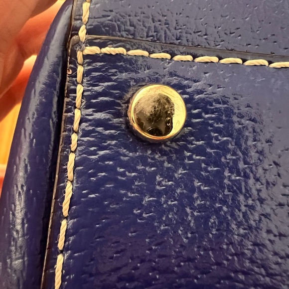 Excellent Kate Spade periwinkle top handle bag and NWOT matching  passport - Picture 7 of 9